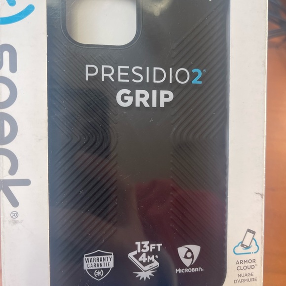 Speck Apple iPhone X/Xs/11 Pro Presidio 2 Grip Black - Picture 4 of 4